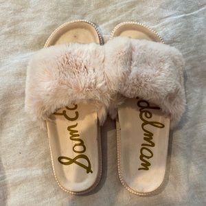 Faux shearing sandals